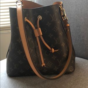 Louis Vuitton NEONOE BAG- EXCELLENT CONDITION!